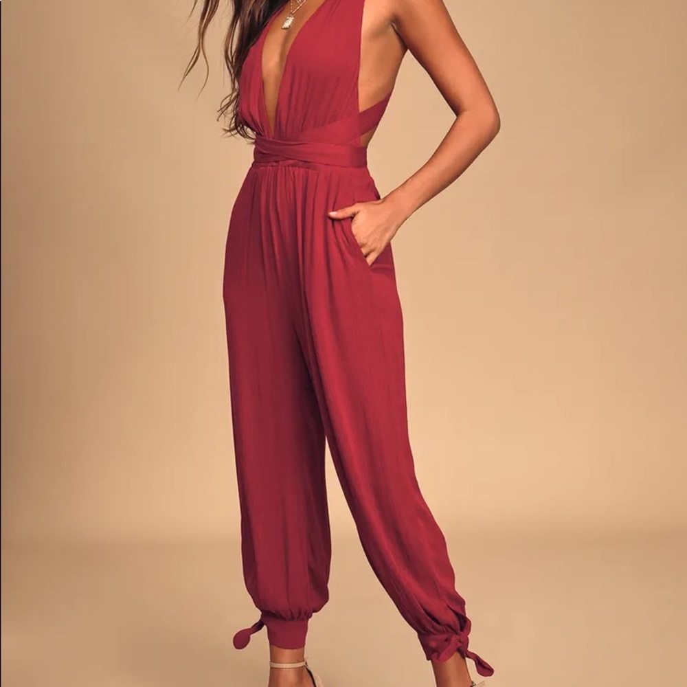 Lulu’s Lolinda Berry Red Convertible Halter Jumpsuit NEW WITH TAGS